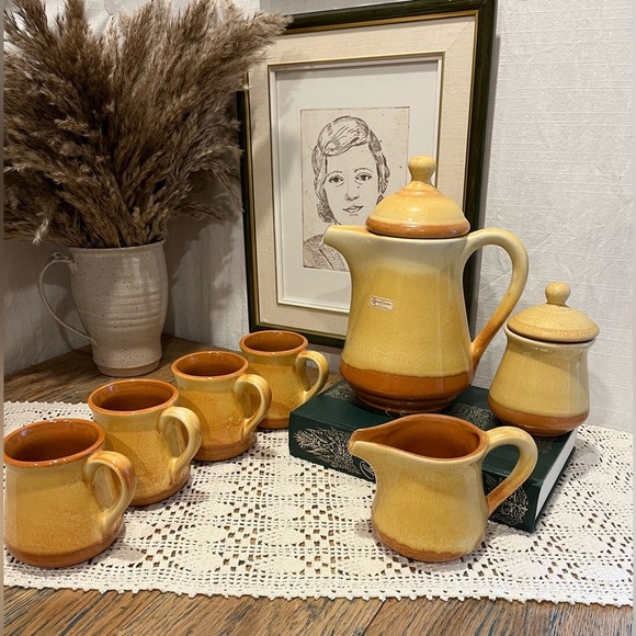 💛 VINTAGE BEAUCE CERAMIC SET – MUSTARD GLAZE – 7 PCS - Picture 1 of 9